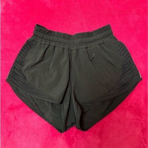 Hotty hot LR shorts 2.5” sz2